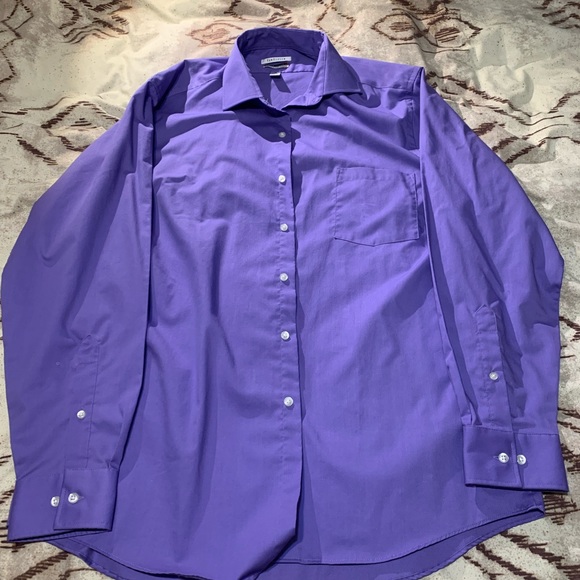 VanHeusen Men’s Dress Shirt (Sizes In Description). - Picture 1 of 3